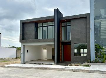 Casa · 266m² · 3 Recámaras · 2 Estacionamientos · Casa en Venta con Alberca en Lomas del Dorado Boca del Río Veracruz