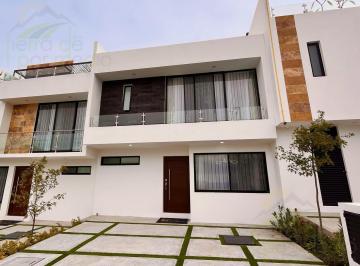 Casa · 158m² · 3 Recámaras · 2 Estacionamientos · Casa con Sala Tv en Pb en Venta, en Privada en Zibatá Queretaro