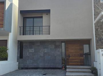 73f4ee9d7f262244c008530c34c5d222ede5a897fa201eba75a9a32feae97f16 · Casa en Venta Fraccionamiento Zibata, Querétaro.