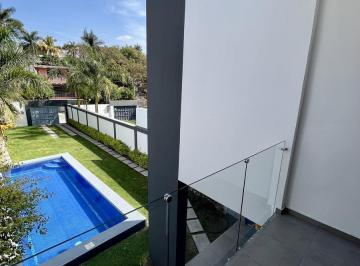 Casa · 360m² · 6 Recámaras · 3 Estacionamientos · Casa en Venta Fraccionamiento Brisas Cuernavaca
