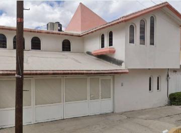 Casa de 4 habitaciones, Puebla · Casa en Jardines de San Manuel Puebla, Cpn 4 Recamaras, Patio y 3 Estacionamientos.