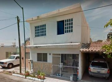 Casa de 4 habitaciones, Manzanillo · Se Vende Casa En: Neptuno, Valle Esmeralda IV, Manzanillo, Colima