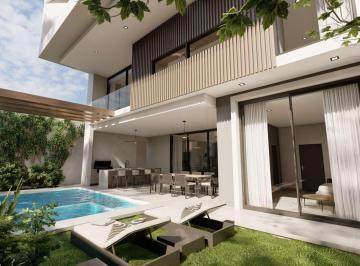 Casa · 546m² · 4 Recámaras · 3 Estacionamientos · Casa en Venta en Carolco Residencial, Monterrey Nl