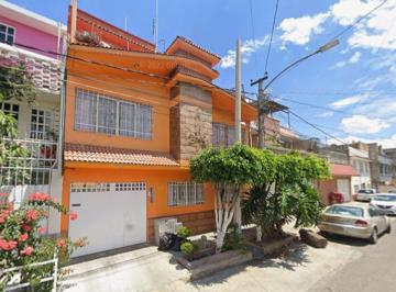 Casa de 4 habitaciones, Nezahualcóyotl · Casa en Venta en Lago Ontario, Agua Azul, Cdad. Nezahualcóyotl, México