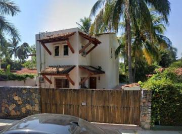 Casa de 4 habitaciones, Zihuatanejo de Azueta · Hermosa Casa Ubicada en Ixtapa Zihuatanejo Gro. con Amplio Jardin