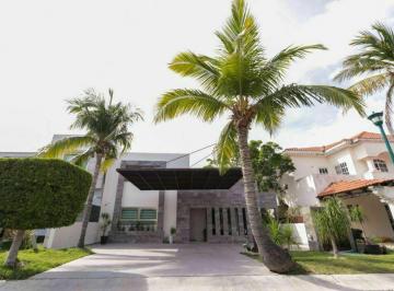 Casa · 488m² · Casa en Renta Isla Dorada Zona Hotelera Cancun