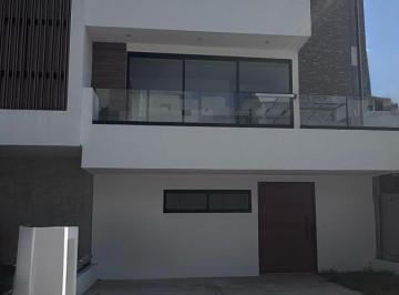Casa · 177m² · 3 Recámaras · 2 Estacionamientos · Casa en Venta Residencial Arbolada