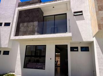 Casa · 109m² · 3 Recámaras · 2 Estacionamientos · Casa en Venta en Privada en Juriquilla, Querétaro