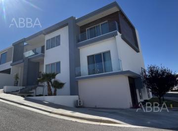 Casa · 730m² · 7 Recámaras · Casa en Venta en Vistas de Las Lomas con Rec en Pb y Frente a Parque