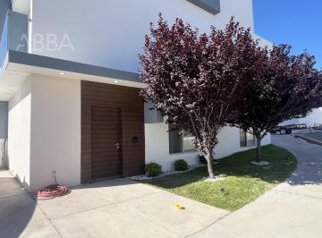 Departamento · 120m² · 2 Recámaras · 1 Estacionamiento · Departamento en Renta de Una Planta en Vistas de Las Lomas