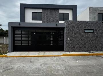 Casa · 150m² · 3 Recámaras · 2 Estacionamientos · Casa en Graciano Sánchez, Recamara en Pb
