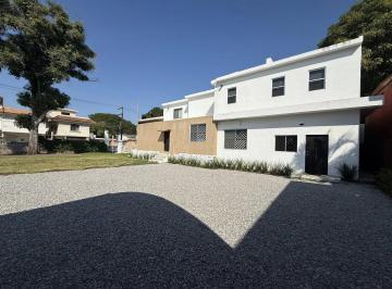 Casa · 900m² · 3 Recámaras · 2 Estacionamientos · Casa en Renta Colonia Aurora
