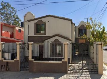 Casa de 3 habitaciones, Saltillo · Preciosa Casa a 5 Min de Plaza Comercial Patio Saltillo con Todo Cerca