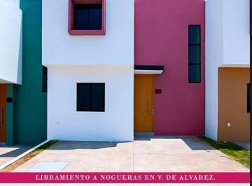 Casa · 128m² · 3 Recámaras · 2 Estacionamientos · Casa en Venta Salida Libramiento a Comala