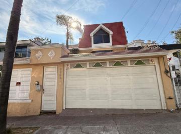 Casa de 4 habitaciones, Zapopan · Se Renta Casa