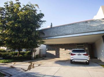 Casa · 481m² · 4 Recámaras · 6 Estacionamientos · Casa en Venta en Puerta Plata