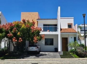 Casa de 4 habitaciones, Tlajomulco de Zúñiga · Casa en Condominio Horizontal en Fraccionamiento El Manantial