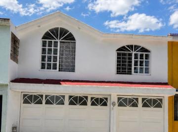 Casa de 4 habitaciones, Metepec · Casa en Venta en Metepec 5 Mins de La Estación del Tren | 266 m² Construcción | Aplica Créditos