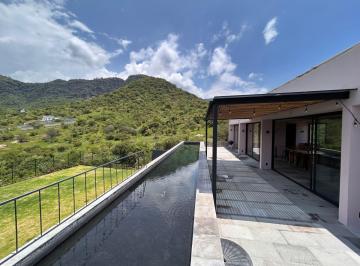 Casa de 4 habitaciones, Malinalco · Hermosa Casa en Venta en Malinalco | 4 Recámaras, Jardín de 600 m² y Alberca Infinita | Ejido