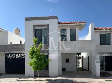 Casa en condominio de 3 habitaciones, Saltillo · En Renta Casa Amueblada y Equipada en Privada Hacienda La Aurora