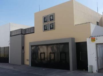 Casa de 3 habitaciones, San Luis Potosí · Casa en Venta en Lomas del Tec $6.1 Mdp