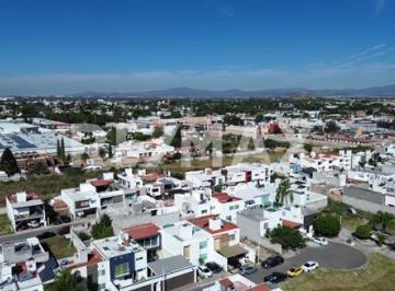 Casa en condominio · 186m² · 3 Recámaras · 3 Estacionamientos · Casa en Venta en Corregidora - (4)