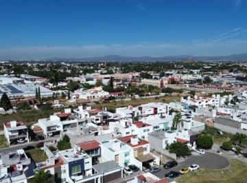 Casa en condominio · 186m² · 3 Recámaras · 3 Estacionamientos · Casa en Venta en Corregidora - (4)