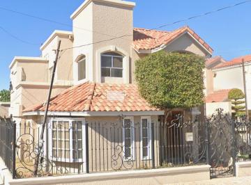 Casa de 4 habitaciones, Mexicali · Hermosa Casa Familiar con 4 Habitaciones y 2 Estacionamientos, Conectada con Vialidades Principales