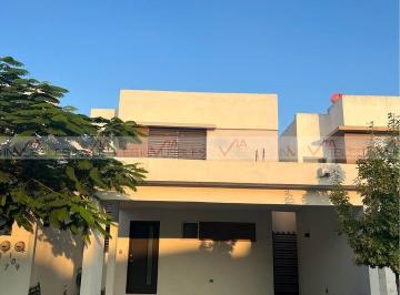 Casa · 118m² · 3 Recámaras · 2 Estacionamientos · Casa en Venta en Privadas Borneo