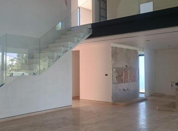 Casa · 340m² · 4 Recámaras · 2 Estacionamientos · Venta Casa en Fraccionamiento Paraíso Country Club