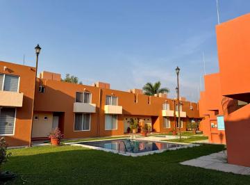 Casa de 3 habitaciones, Jiutepec · Casa en Condominio de Solo 20 Casas, con Alberca y Seguridad, a 5 Min del Centro de Jiutepec