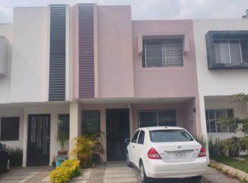 Casa en condominio · 100m² · 2 Recámaras · 2 Estacionamientos · Casa en Venta Valle de San Isidro Zapopan
