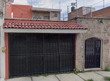 Casa de 4 habitaciones, Guadalajara · Casa en Venta en Lomas Independencia, Guadalajara, Jalisco.