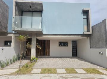 Casa · 173m² · 3 Recámaras · 2 Estacionamientos · Casa en Venta en Fracc. Lomas Mediterraneo