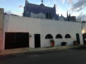 Casa · 400m² · 2 Recámaras · 2 Estacionamientos · Casa en Venta en Cumbres 2o Sector, Monterrey, N. L.