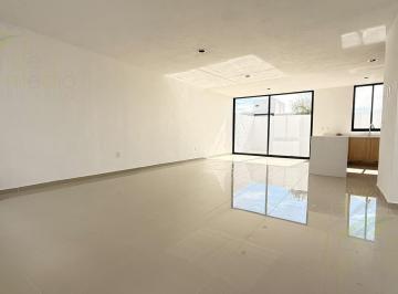 Casa · 158m² · 3 Recámaras · 3 Estacionamientos · Hermosa Casa de Lujo, en Venta en Privada en Juriquilla, Querétaro