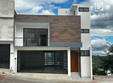 Casa de 4 habitaciones, Xalapa · En Monte Magno 4 Recamaras - Área de T. V - Jardín - Roof Garden - 6 Baños