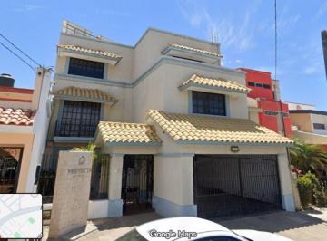 Casa de 3 habitaciones, Mazatlán · Casa con 222 m² Superficie de Terreno, 3 Recámaras en Venta en Lomas de Mazatlán
