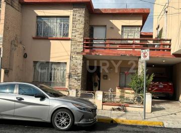 Casa · 350m² · 4 Recámaras · Casa Renta Centro de Monterrey
