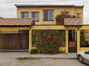 Casa de 4 habitaciones, Tijuana · Hermosa y Grande Casa Familiar, con Privilegiada Ubicacion con Servicios Cercanos