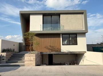 Casa de 5 habitaciones, Zapopan · Casa en Venta en Bajío Habitat