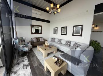 Casa en condominio · 820m² · 6 Recámaras · 8 Estacionamientos · Casa en Renta en Balvanera