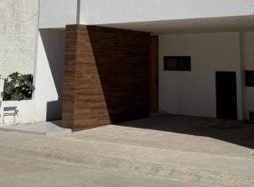 Casa · 234m² · 3 Recámaras · 2 Estacionamientos · Casa en Fraccionamiento Campo Azul Residencial
