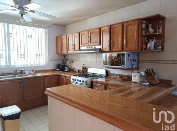 Casa · 350m² · 3 Recámaras · 2 Estacionamientos · Casa en Venta en Los Bosques Aguascalientes - Zona Norte