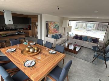 Casa en condominio · 313m² · 3 Recámaras · 3 Estacionamientos · Hermosa Casa en Exclusivo Desarrollo en Zona Dorada Metepec - Albatros