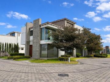 Casa en condominio · 365m² · 3 Recámaras · 3 Estacionamientos · Casa en Venta en Metepec Condado del Valle