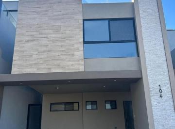 Casa · 291m² · 4 Recámaras · 2 Estacionamientos · Casa en Venta en Dominio Cumbres