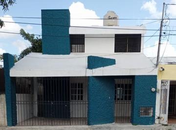Casa · 163m² · 4 Recámaras · 1 Estacionamiento · Casa de 4 Recámaras en El Fracc. José María Iturralde (Las Águilas) Mérida