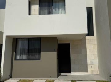 Casa · 104m² · 2 Recámaras · 2 Estacionamientos · Casa en Fraccionamiento Zibatá