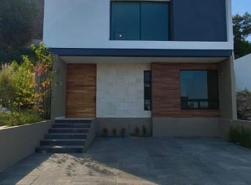 Casa de 4 habitaciones, Morelia · Casa a La Venta en Rio Altozano